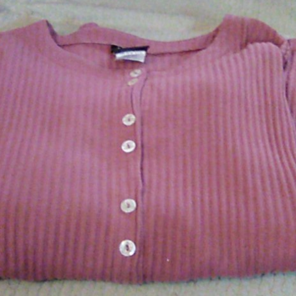 Button up shirt - Picture 2 of 2